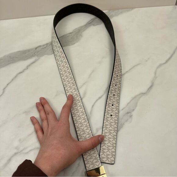 Michael Kors MK Women’s Black Monogrammed Twist Reversible Belt Gold Buckle - Picture 2 of 12